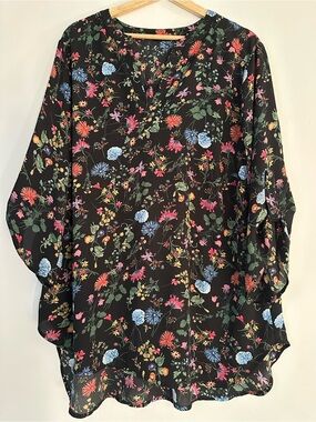 T Tahari Black Floral Split-Neck Blouse